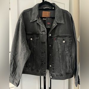 Levis 90’s Denim Trucker Jacket! Brand New!